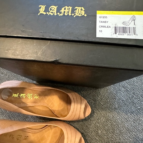 L.A.M.B peep toe pumps - Picture 6 of 9